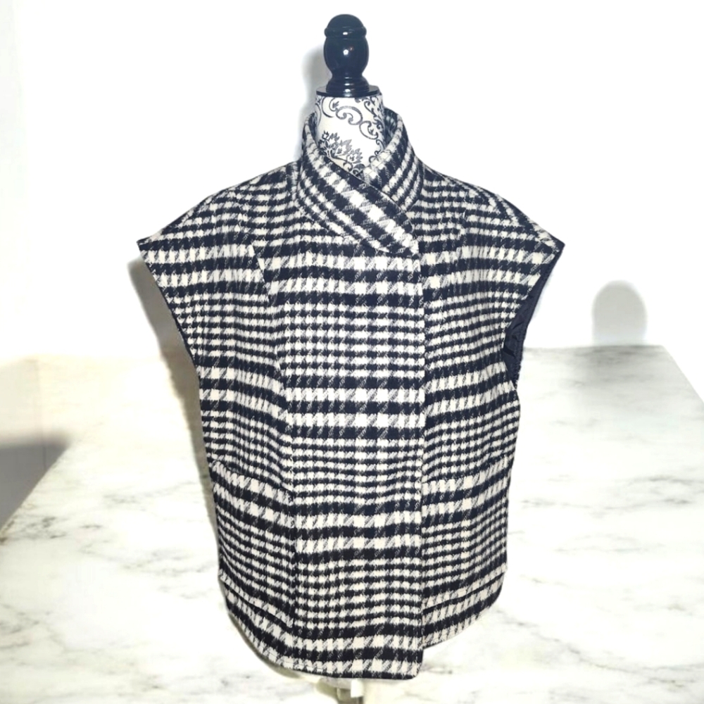 UNKNOWN Houndstooth Cape - X
